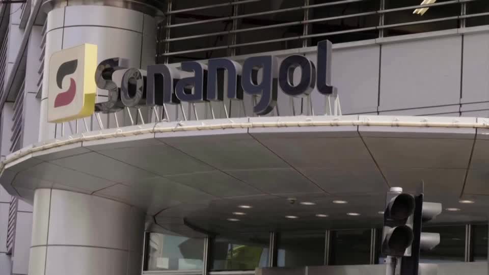 Angola eyes return to bond markets