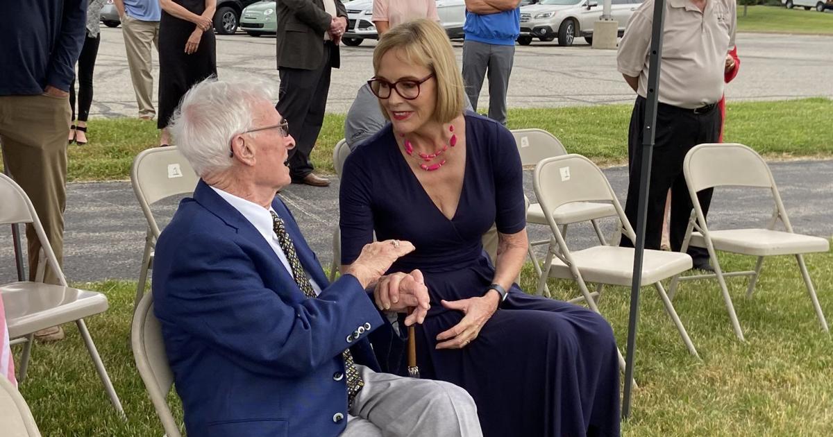 Angola, Steuben icon Charles Sheets passes